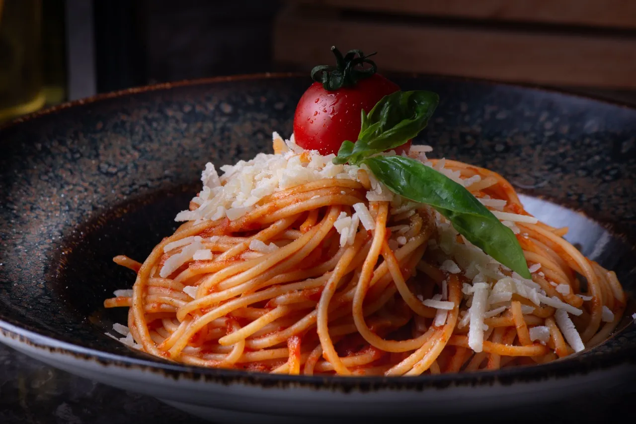 Acılı Peynir Soslu Penne